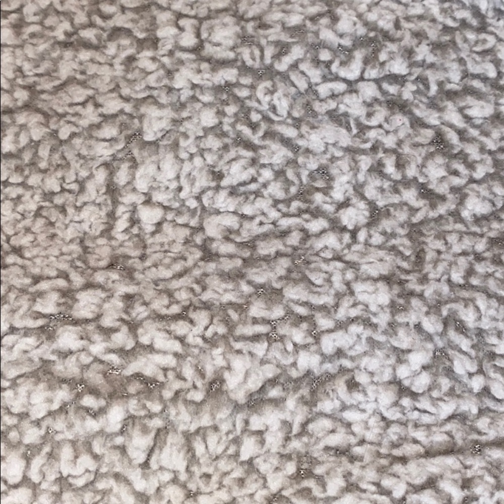 Fuzzy pullover - Picture 5 of 5